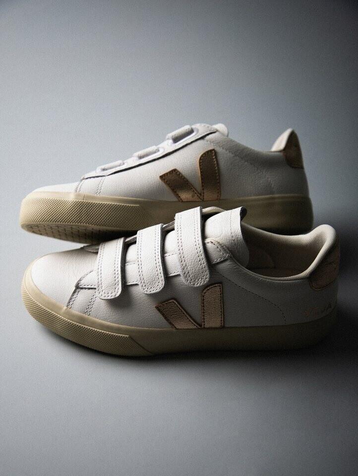 

Кроссовки Veja Recife Logo white/platine 38