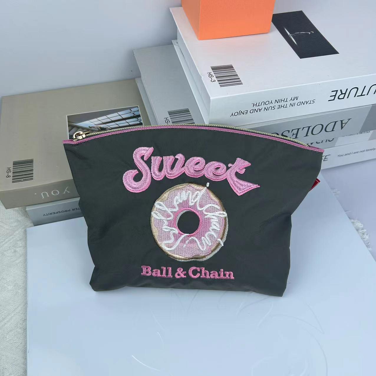 

Японская вышивка Водонепроницаемая нейлоновая косметичка и кошелек для монет Large