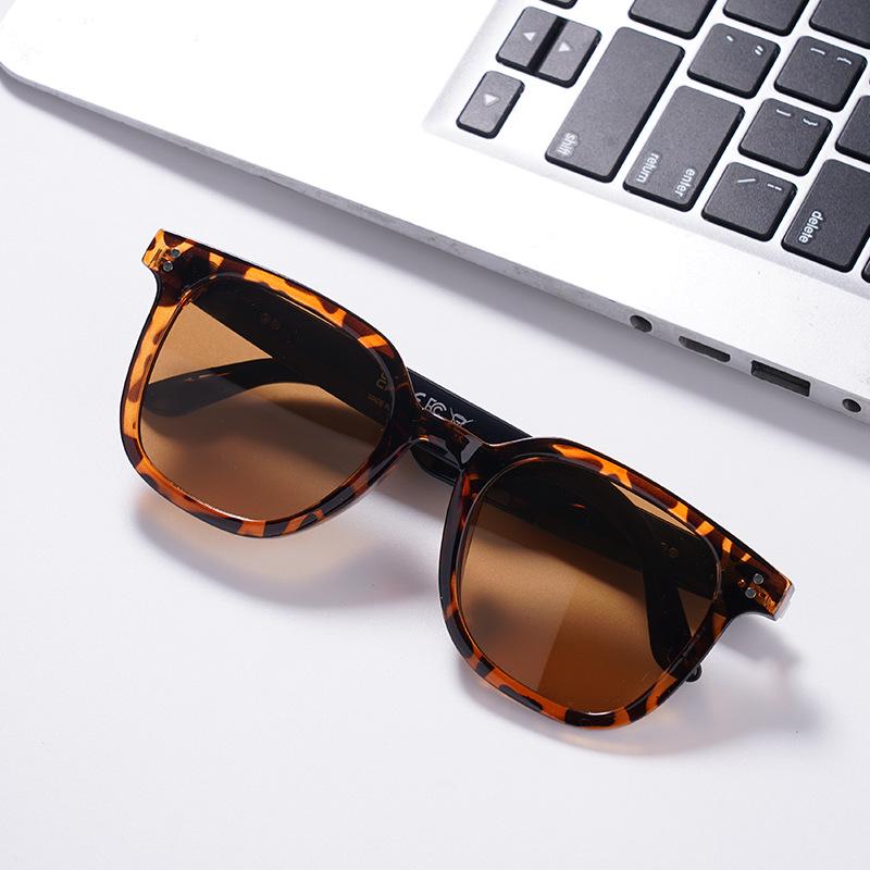 

Розумні сонцезахисні окуляри з Bluetooth на основі штучного інтелекту: Синхронний переклад, Шумозаглушення, Фотохромні лінзи, Магнітний дизайн