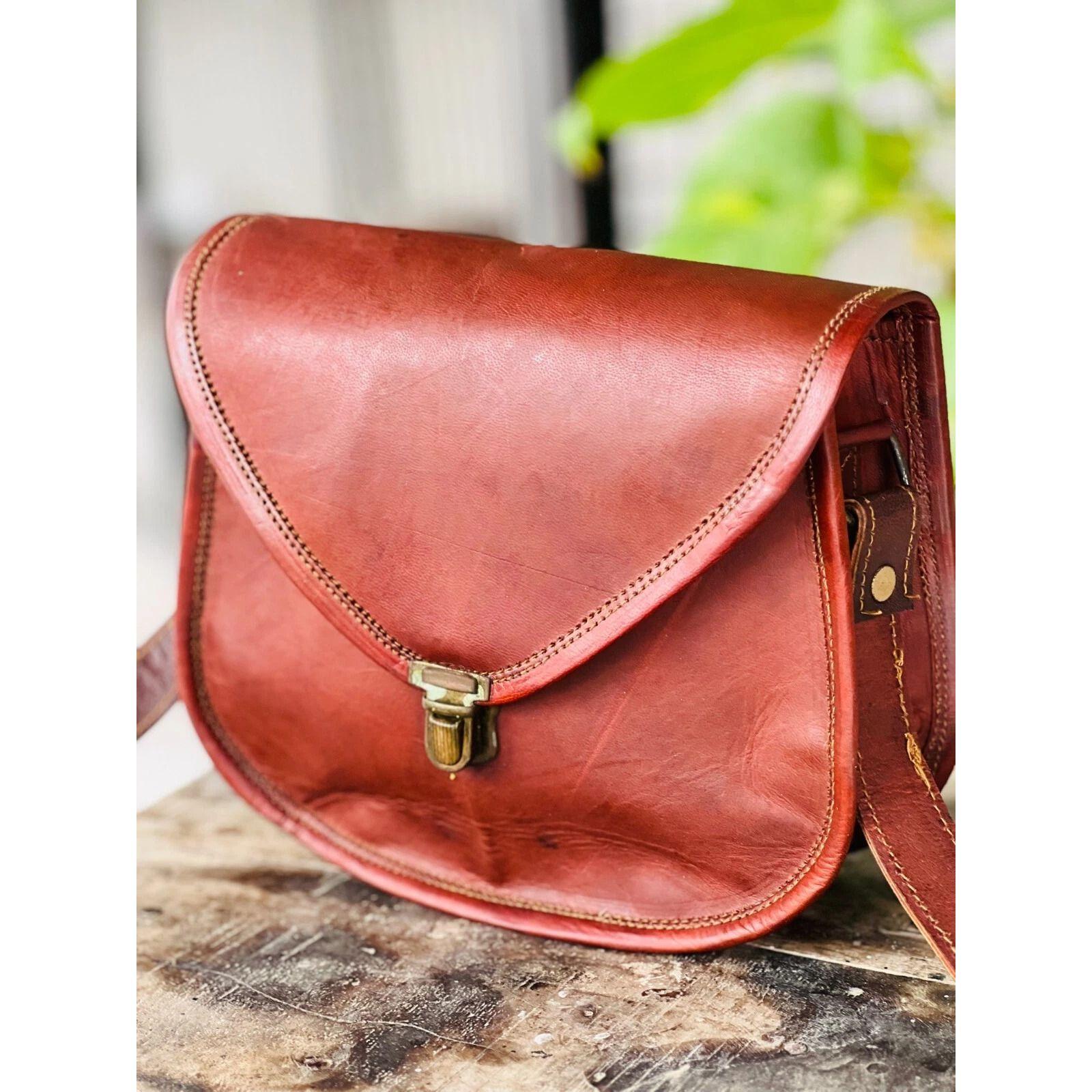 

Новая оригинальная женская винтажная сумка-мессенджер из козьей кожи, сумка-тоут на плечо в стиле хиппи 9 x 7 x 3 in