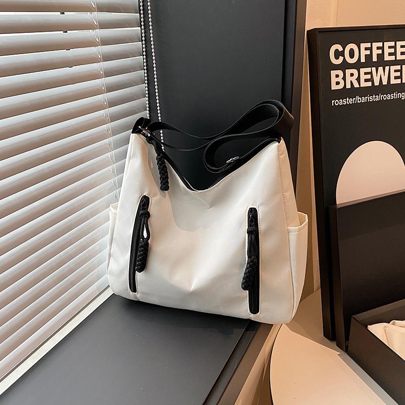 Tragetasche Damen neue Frühling beliebte Umhängetasche große Kapazität vielseitig Student Klasse Pendeln Messenger Bag