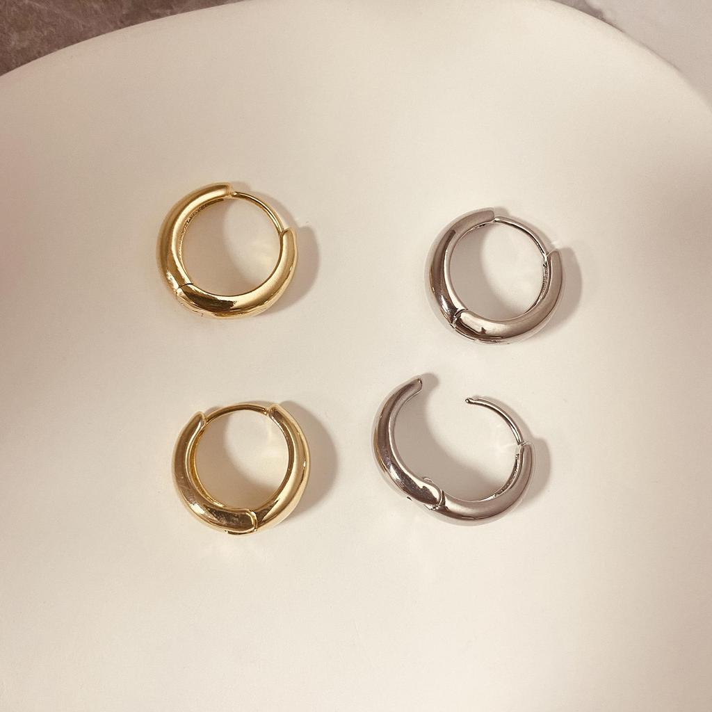 Koreanische Trendige Kleine Creolen: Exquisite goldbeschichtete Kupfer-Creolen & Ohrstecker