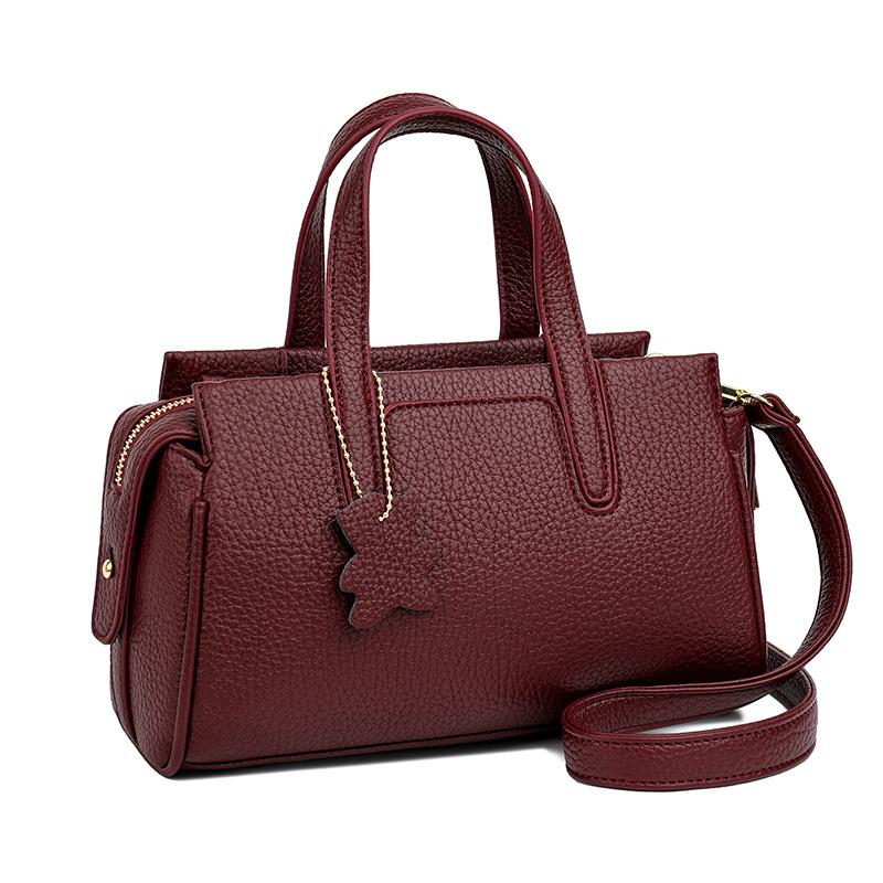 2025 New Versatile Fashion One Shoulder Crossbody Bag Commuter Large Capacity Bag Women's Niche Temperament Women's Handbag