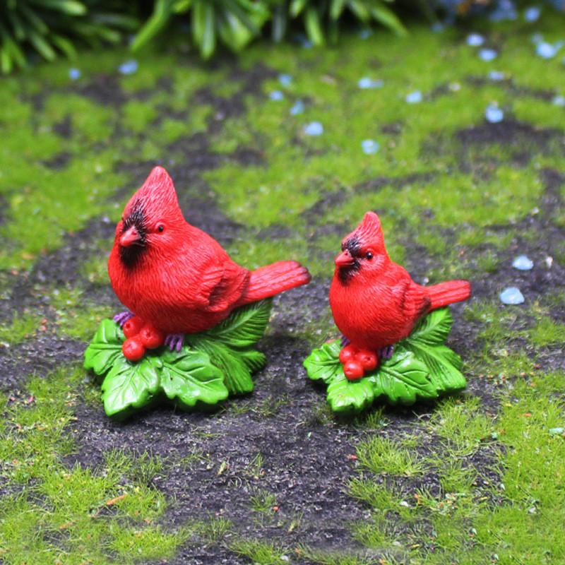 Christmas Red Bird Miniature Resin Landscape Decor With Modern Style For Home And Garden Use