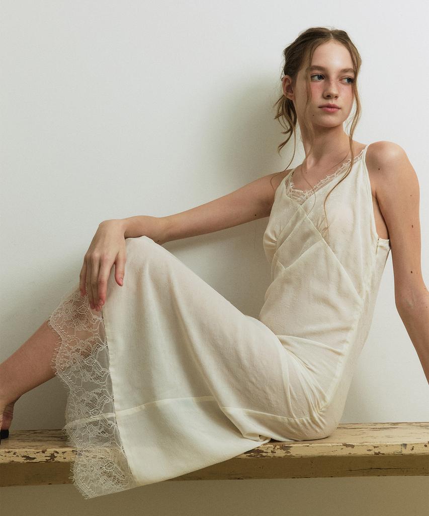 GREENBUTTER Silky Jacquard Lace Dress (Cream)