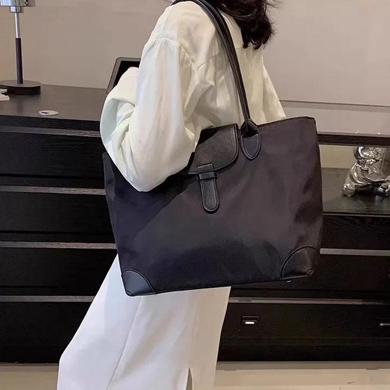Casual Women Tote Bag Classic Large Capacity Shoulder Bag Nylon 2023 Fashion Lightweight Travel Handbag