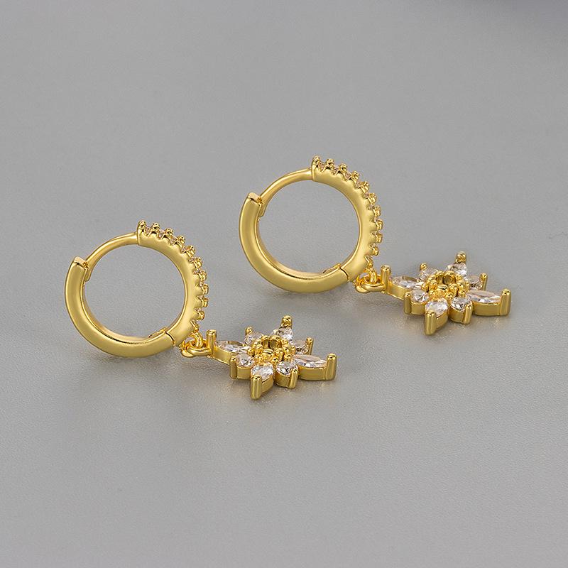 Exquisite Rhinestone Eight Pointed Star Huggie Earrings For Women Niche Minimalist Chic Elegant Studs Jewelry
