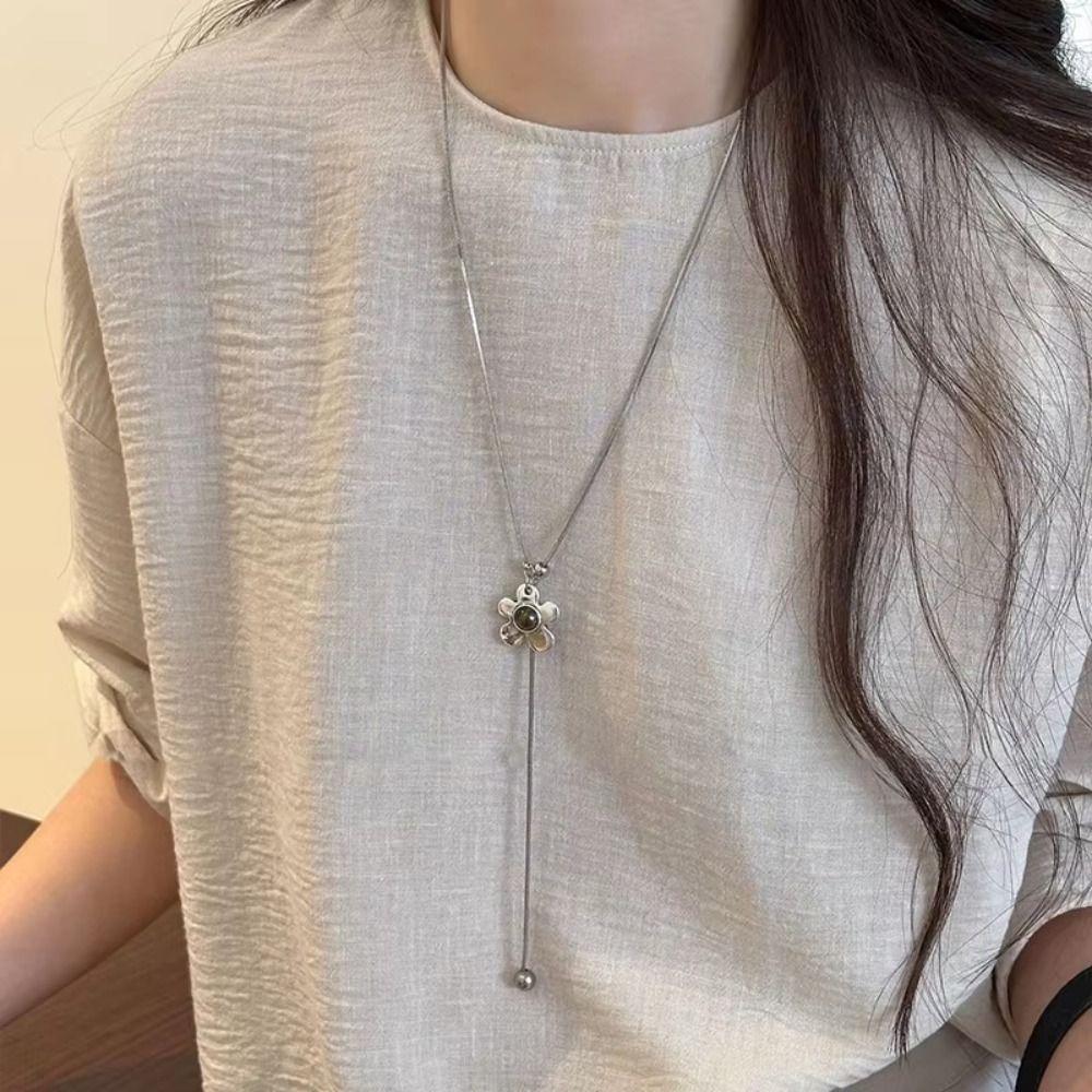 Metal Flower Flower Pendant Necklace Brown Stone Long Sweater Chain For Women