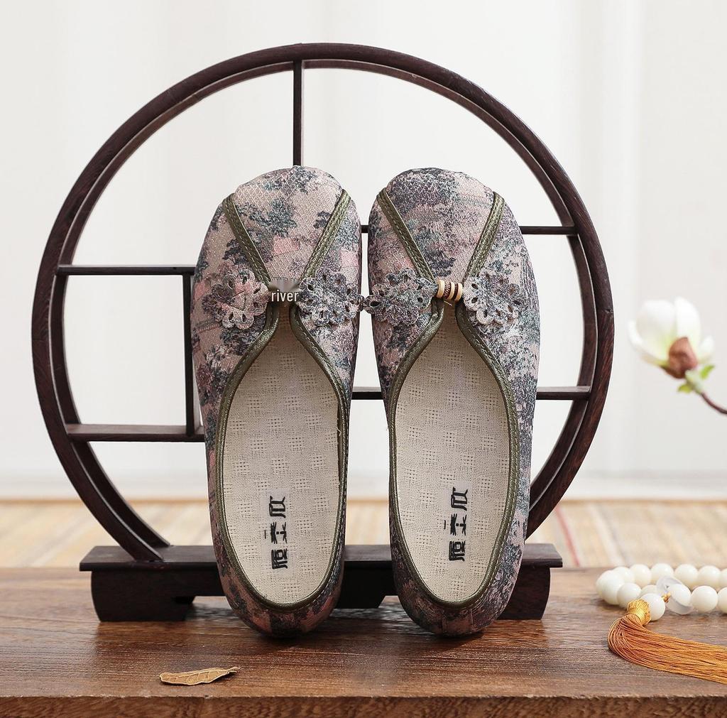 Lvtixin Women's Slip-On Soft Sole Shoes - Non-Slip, Flat, Ideal for Elderly and Middle-Aged Moms