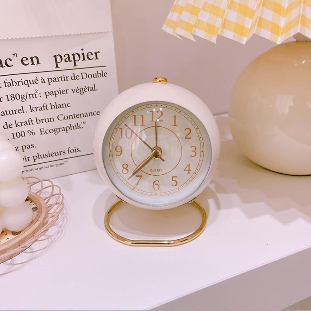 Small Table Clocks, Hongyada Classic Non-Ticking Desk Alarm Clock with Backlight Battery Operated HD Glass for Bedroom Living Room Kitchen Bedside