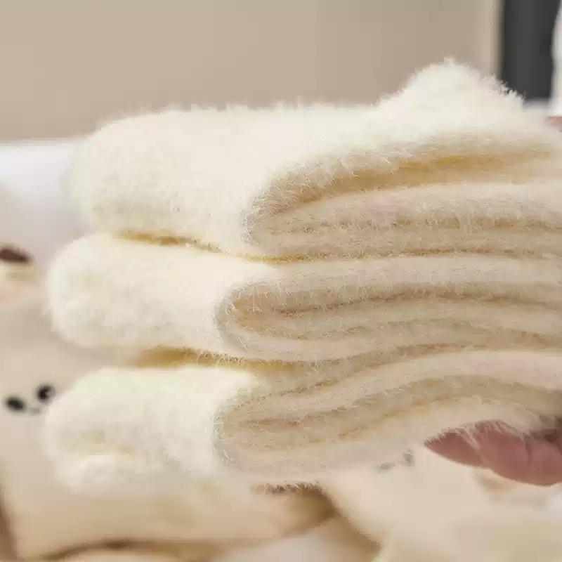 Trendy Ins Style Velvet Socks Women Thick Warm Embroidered Mid Calf Soft Cozy Autumn Winter Floor Socks for Home Wear