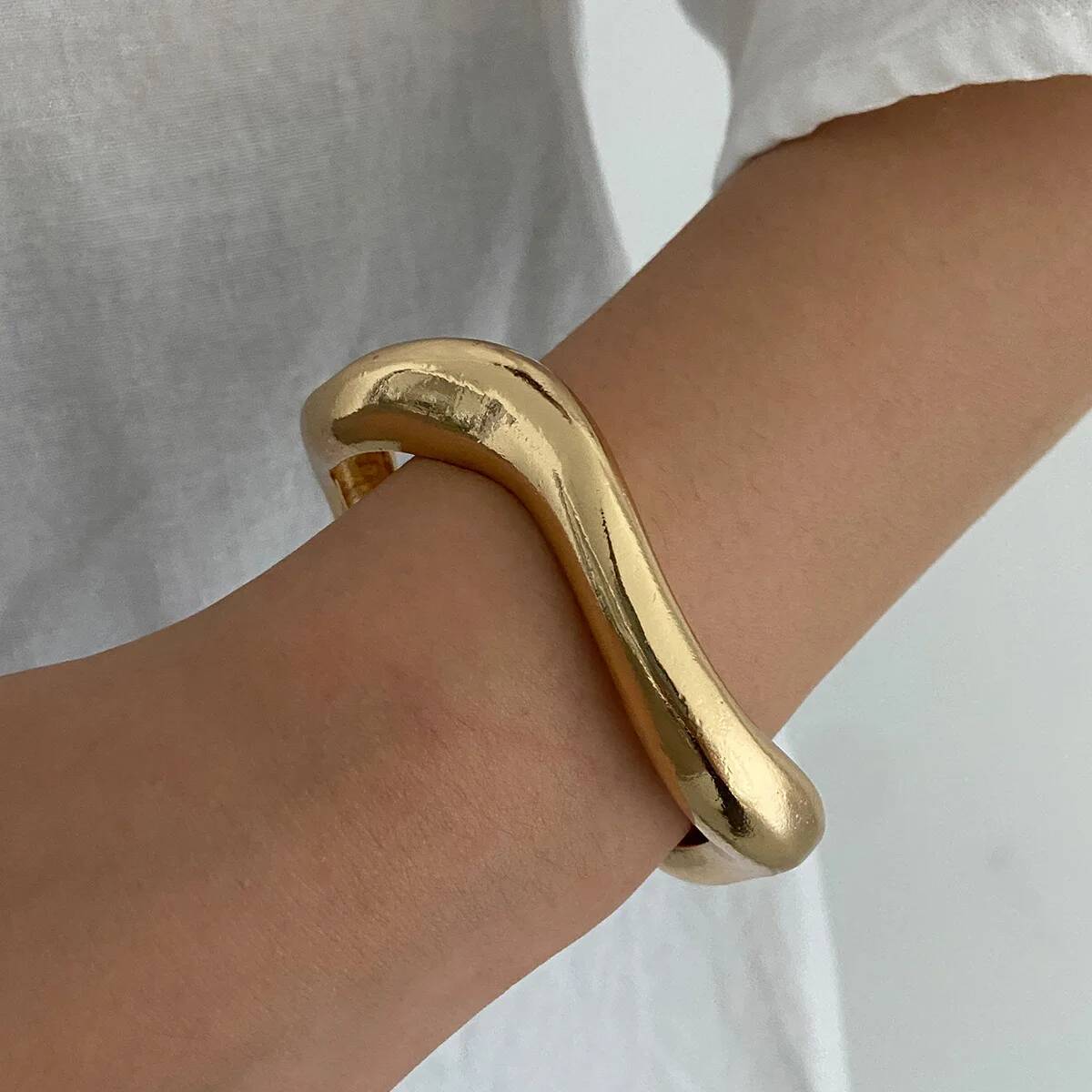 

SHIXIN 3 Styles Punk Acrylic Resin Thick Wide Bangles for Women Retro Irregular Geometry Stackable Bracelet Versatile Jewelry