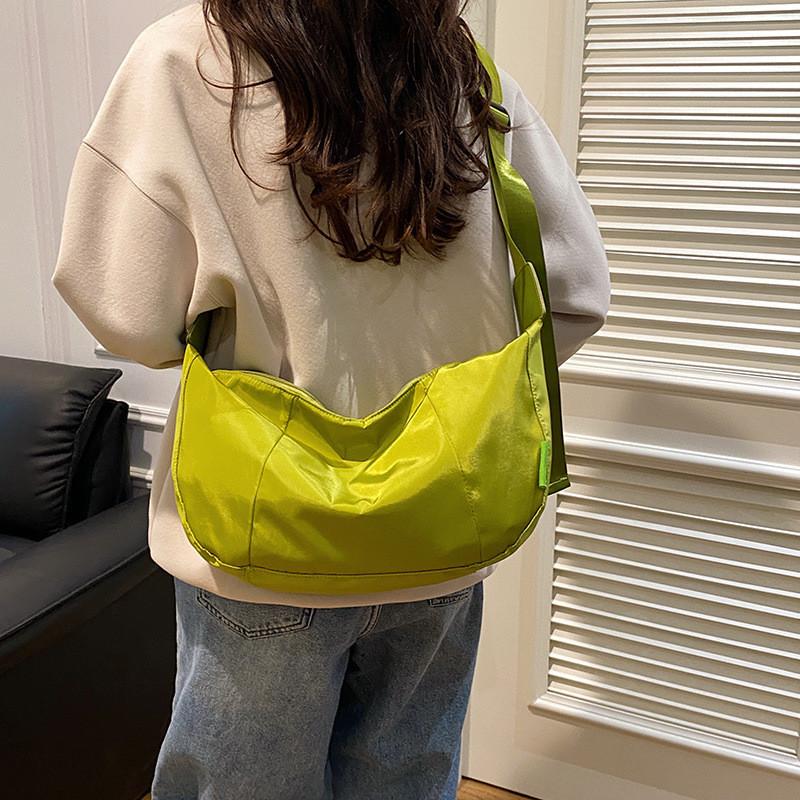 Trendy 2024 Summer Minimalist Crossbody Pillow Bag Stylish Shoulder Bag For Everyday Use