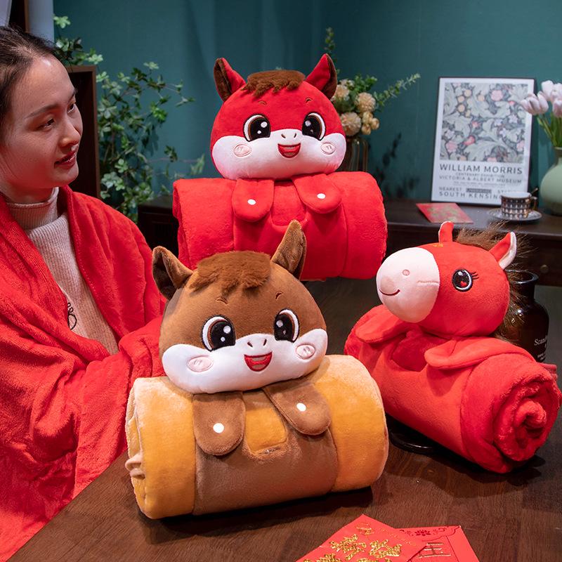 Coperta-Cuscino Peluche Cavallo 2026 – Morbido Pile per Sonnellini & Aria Condizionata, Perfetta per Eventi Aziendali