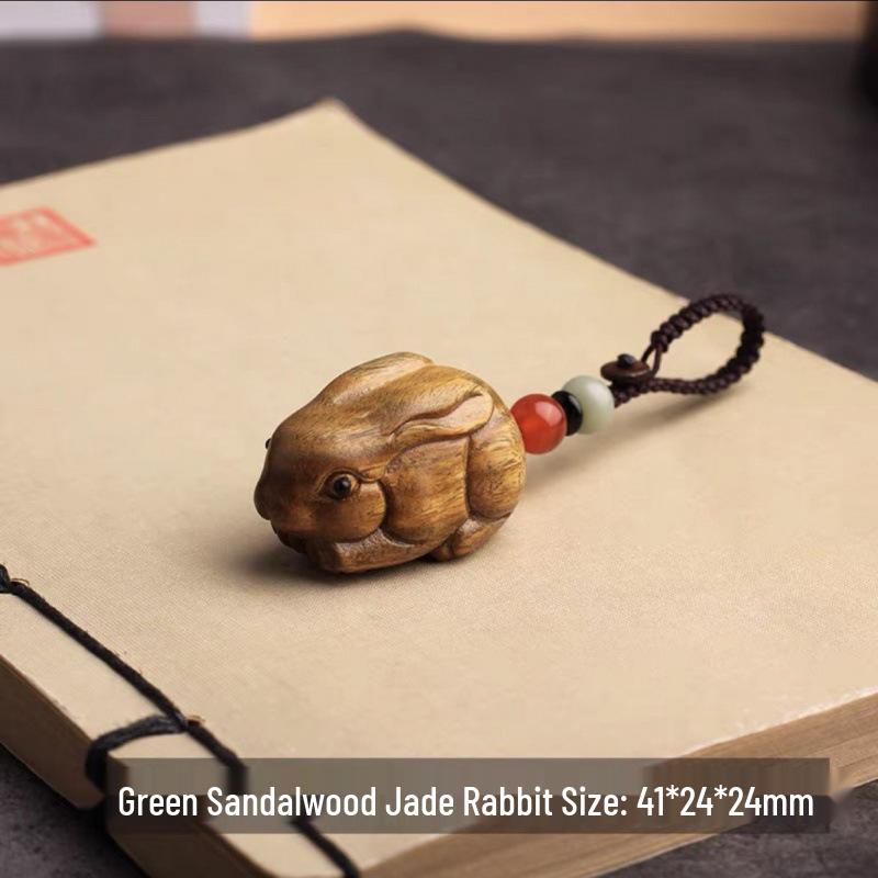 Creative Green Sandalwood Rabbit Keychain Pendant - Cute Zodiac Rabbit Key Hanger Gift