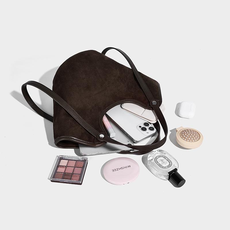Exquisite Vintage Suede Feel Underarm Bag 2025 New Cross-Border Trendy Fashion Single Shoulder Large Commuter Tote Bag