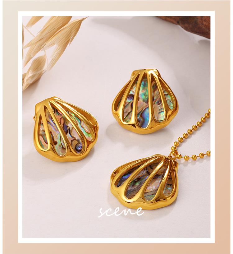Shell Necklace & Earring Set: Luxury Beachwear Design