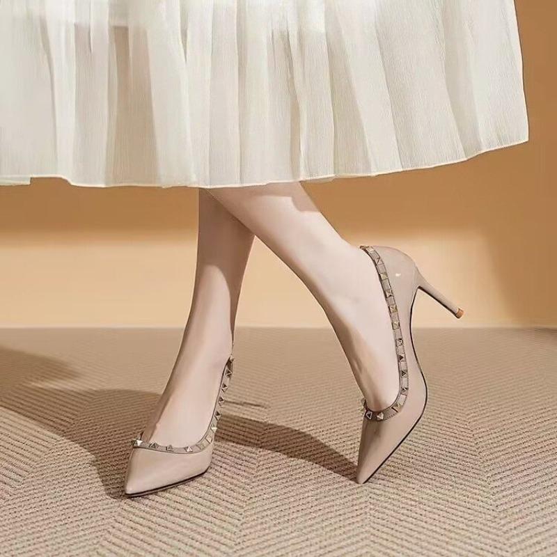 Single Shoe Fashion Pointed Toe Shallow Rivet Patent Leather Slide-In Stiletto Non-Slip Pumps