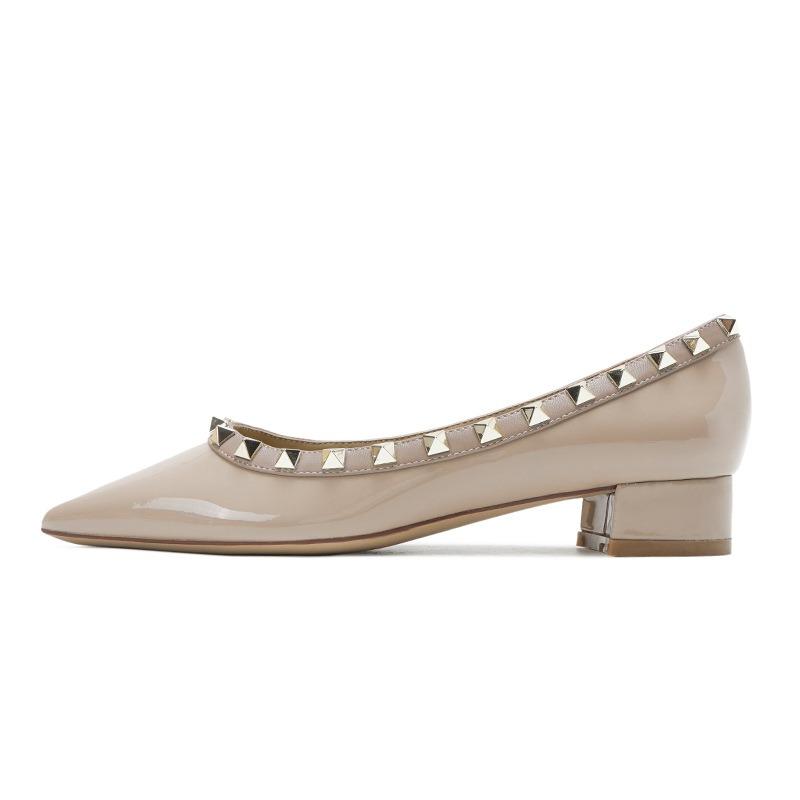New nude patent leather side empty rivets pointed thick heel shoes shallow mouth willow nail single shoes middle heel shoes children's trendy shoes