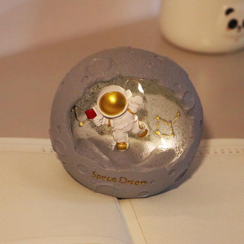 Cute Astronaut Night Light: Eye-Protective Bedroom Lamp for Girls, Kids, Spaceman Sleep & Desk Light, Gift Idea