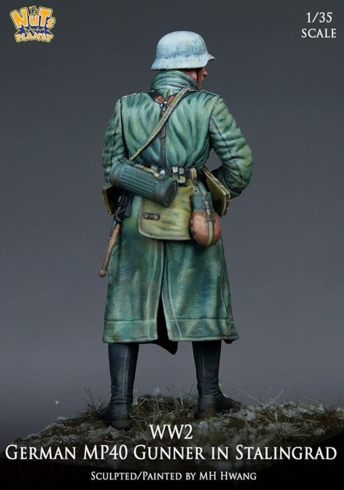 Nuts Planet 1/35 WWII German Wehrmacht Non-Commissioned Officer in Coat Holding MP40, Stalingrad Resin Kit NP-35007 Molded Color