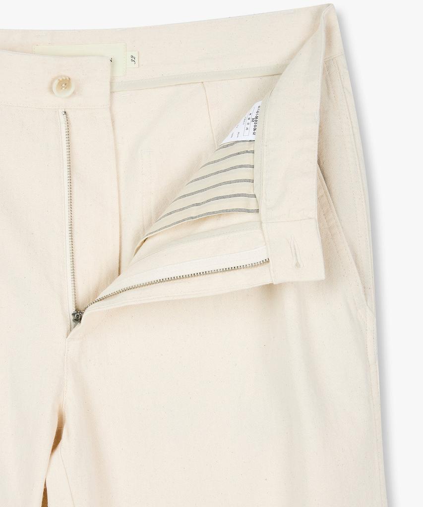 MAN ON THE BOON One-Tuck Pleated Cotton Pants_Ivory 4716104012