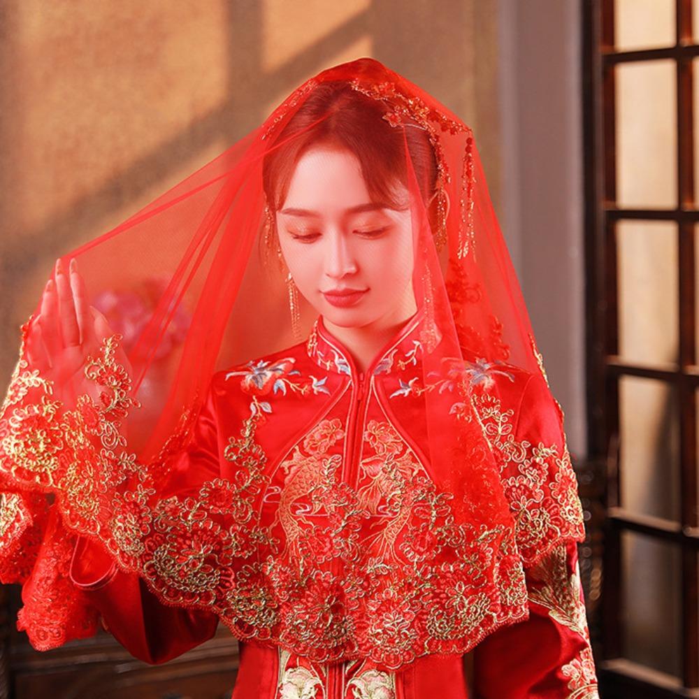 Lace Chinese Wedding Gowns Short Xiuhe Dress Veil Exquisite Gold Embroidery Red Bridal Veil Party