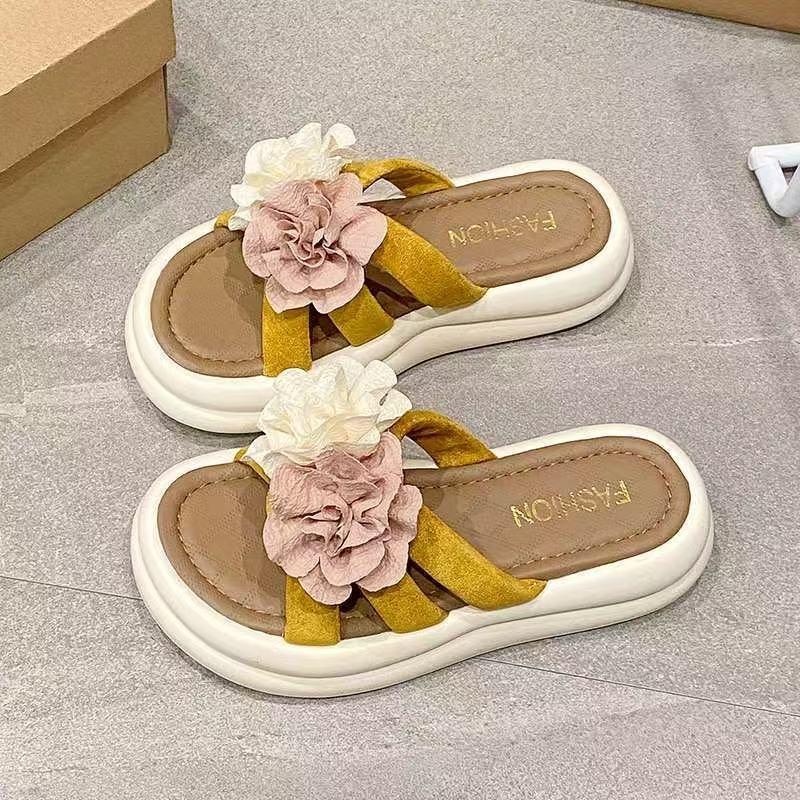 Fairy mesh yarn flower thick bottom one-word drag girl 2025 summer new small light comfortable non-slip cool slippers