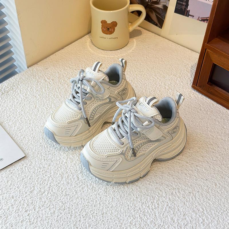 Mädchen-Sneaker 2025 Frühling und Herbst beliebt Mesh atmungsaktiv rutschfest Kinder mittlere und ältere Jungen weichsohlige Papa-Schuhe