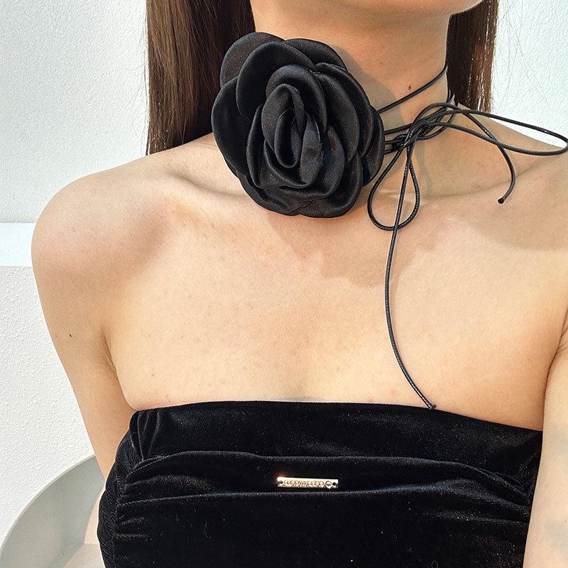 

Women s Black and White Rose Choker Necklace - Camellia Flower Collarbone Chain