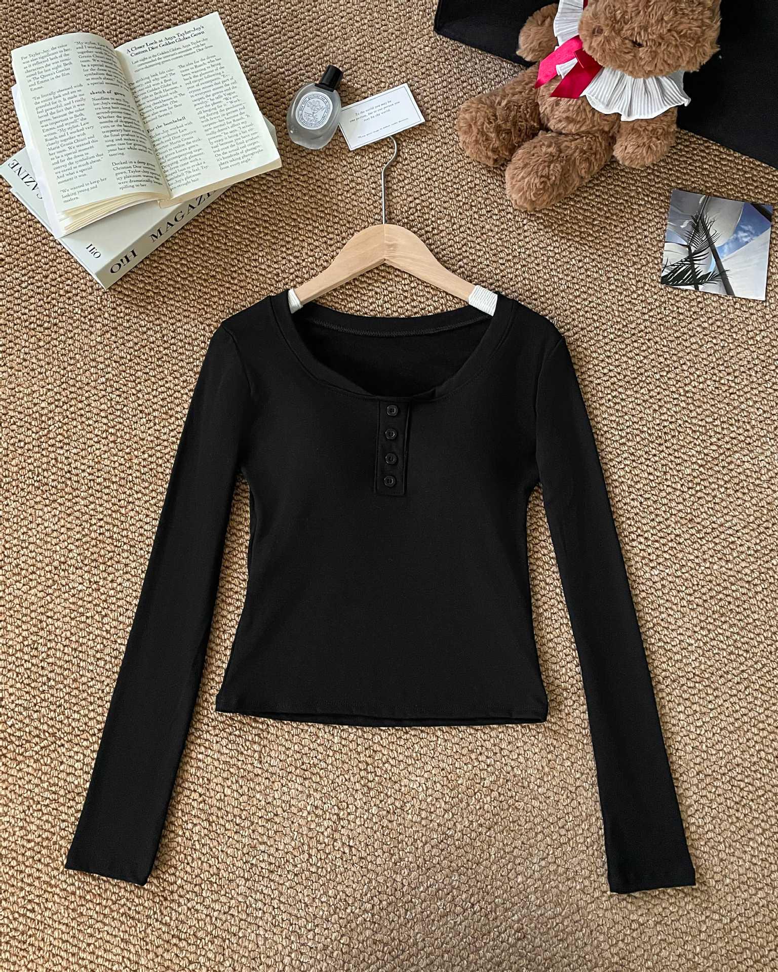 

Pure Desire Women s Slim Fit Square Neck Long Sleeve T-shirt for Spring/Autumn One Size (suitable for 75 to 120 jin)