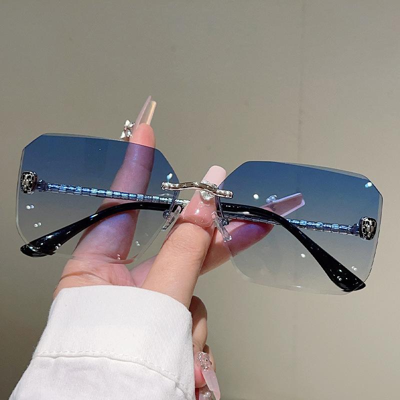 New  Metal Snake Sunglasses Women For Men Vintage Sun Glasses Steampunk Popular Outdoor Rimless Luxury Brand Designer Eyewear