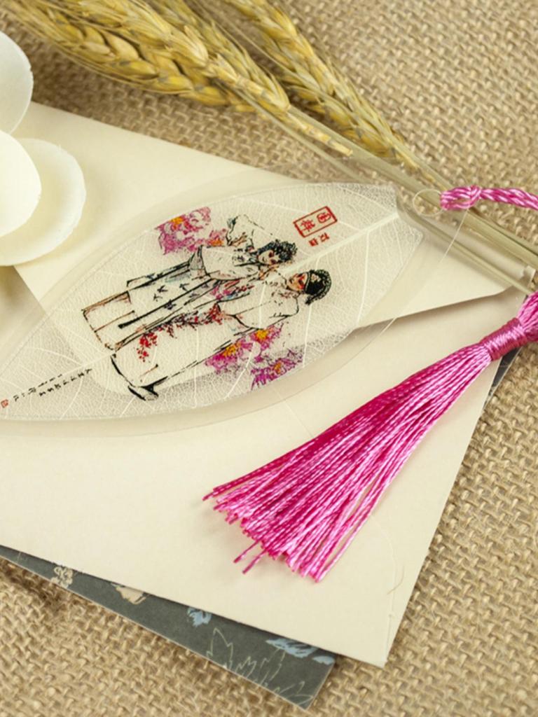 Peking Opera Mask Bookmark Set: Chinese Style, Creative Leaf Design, Perfect for Classmates and Female Students – Great Birthday Gift.