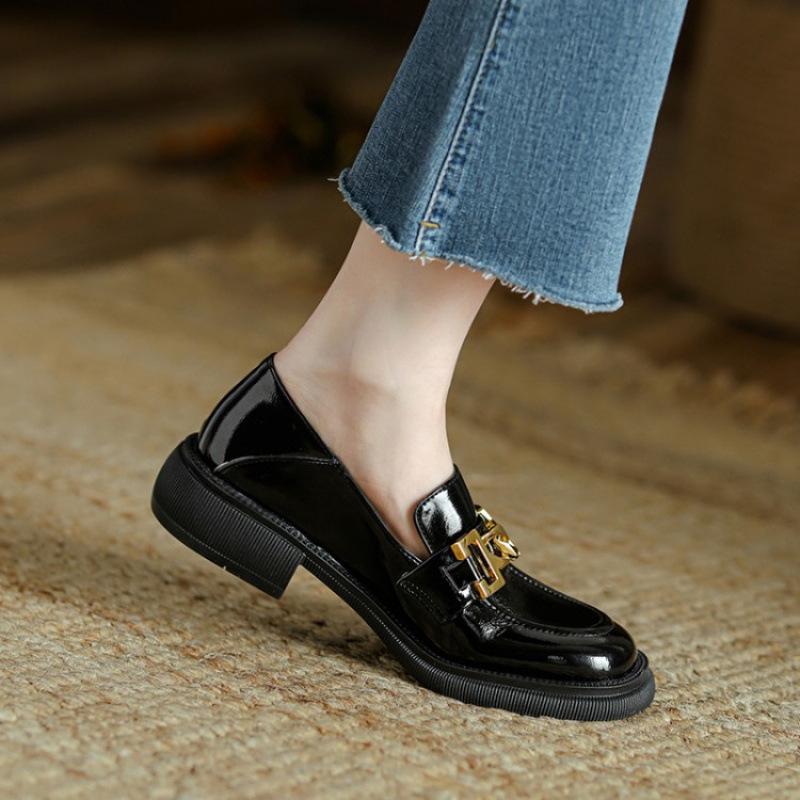 

New women s foot loafers solid color black comfortable thick sole non-slip casual large size low top light mouth women s single shoes 39 чёрный