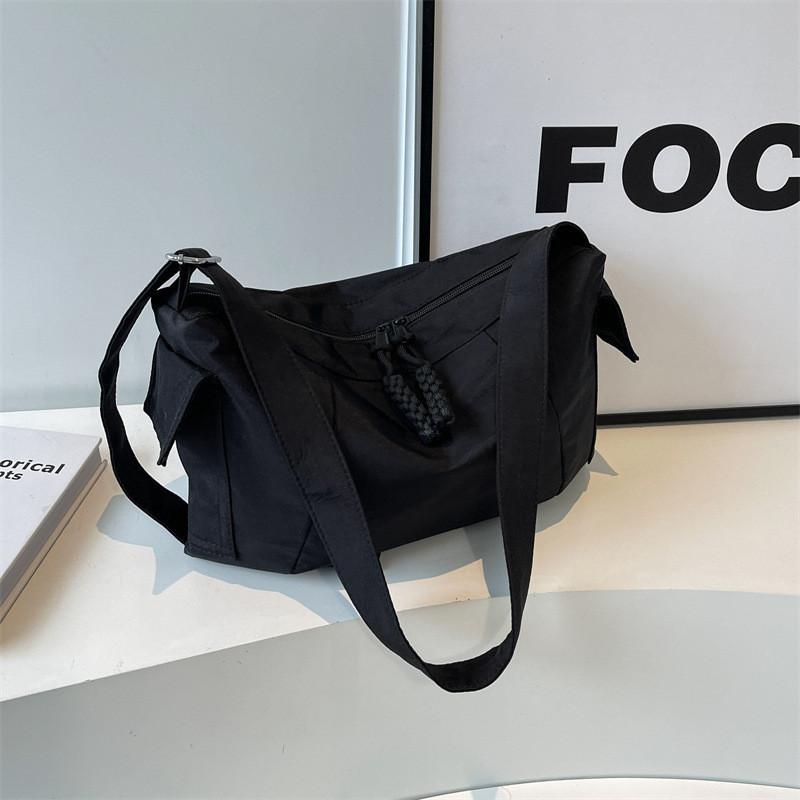 Urban Minimalist Nylon Tote Bag Women s Shoulder Bag 2024 New Collection Convenient And Stylish Single Strap Bag чёрный