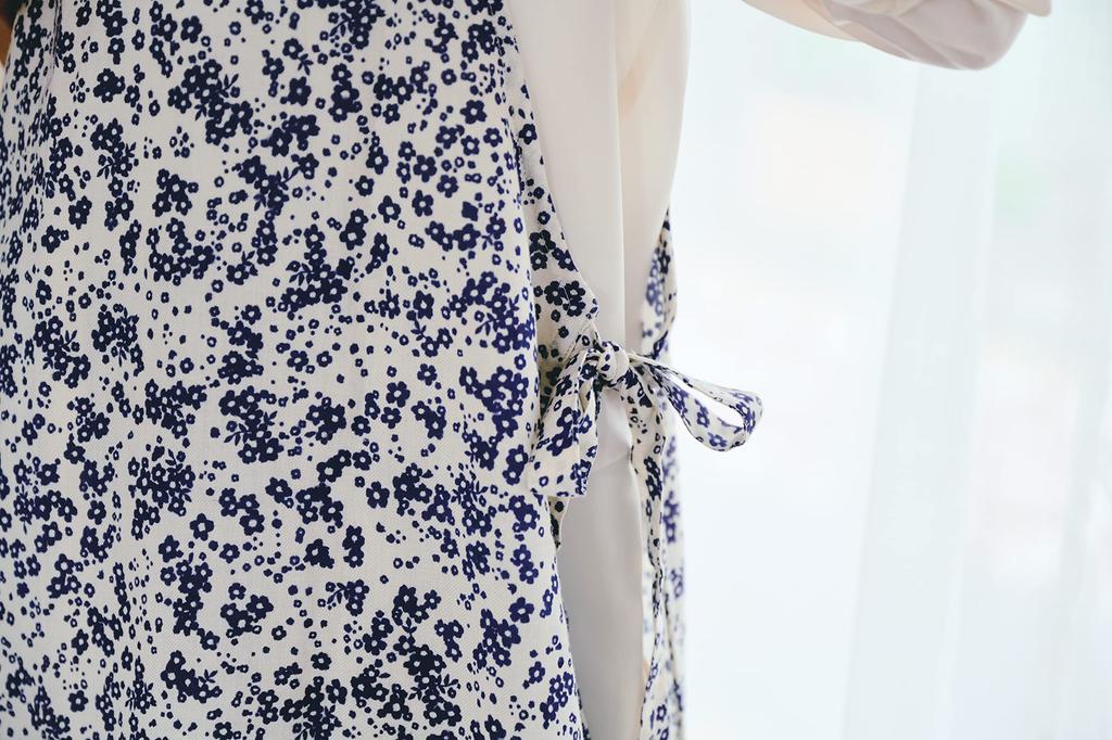 Rep daybyday Marika Cover 90cm Long x with Machine Neck Side Stylish and Suitable for and Nursery School Product 534311 Apron, Navy, 61.5cm Wide,