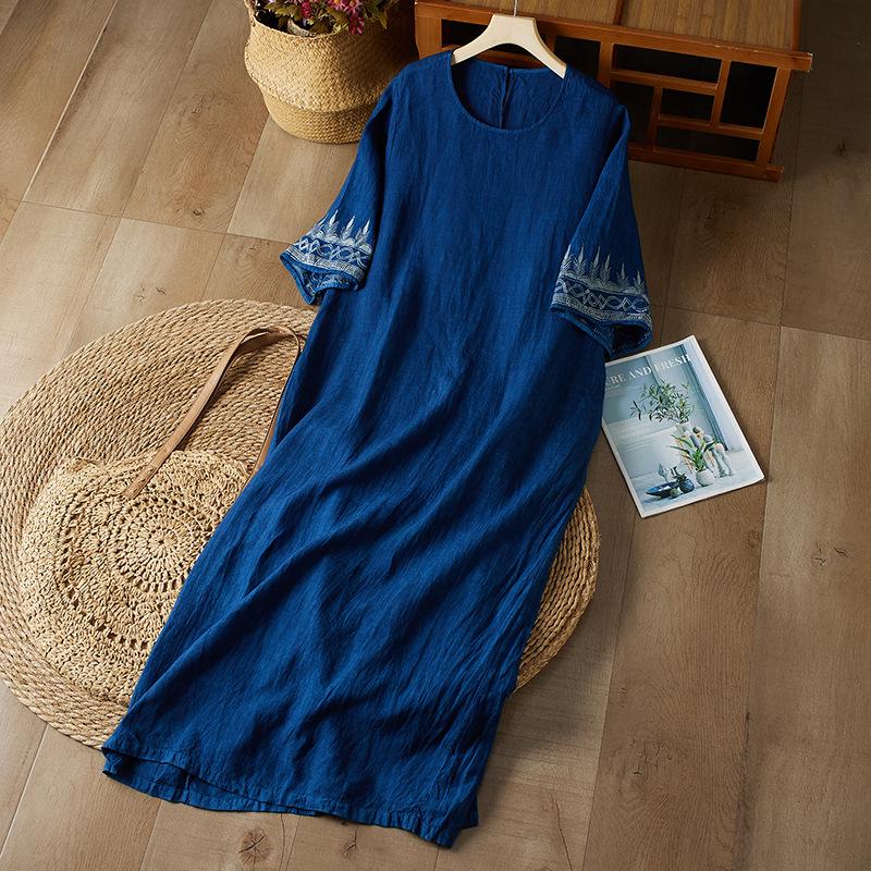 

Retro Blue Wax-Dyed Linen Midi Dress with Round Neck and Loose Fit Extra Large синий