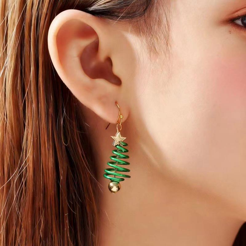 European and American Fashionable Cartoon Christmas Tree Earrings – Cute Alloy Holiday Jewelry for Women