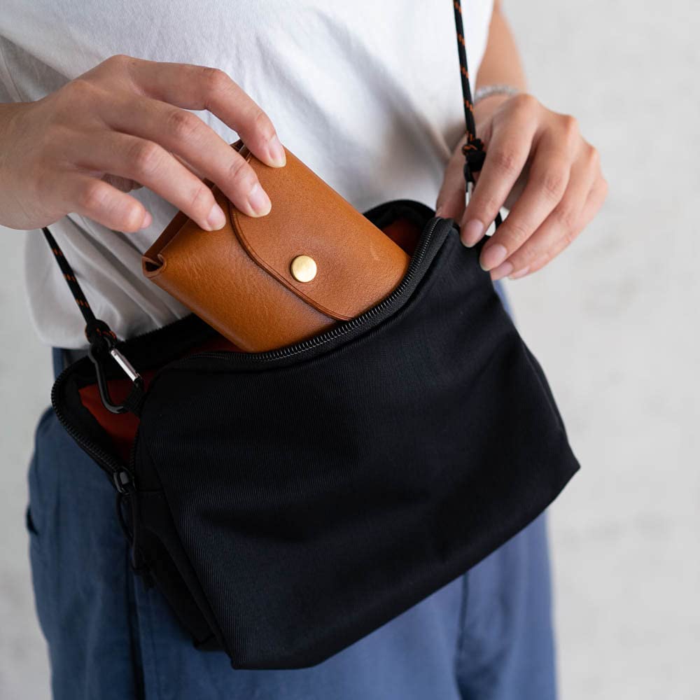 Nakota SEAMLESS COMPACT One Mini Leather Wallet with Coin Orange WALLET, Size, Purse,