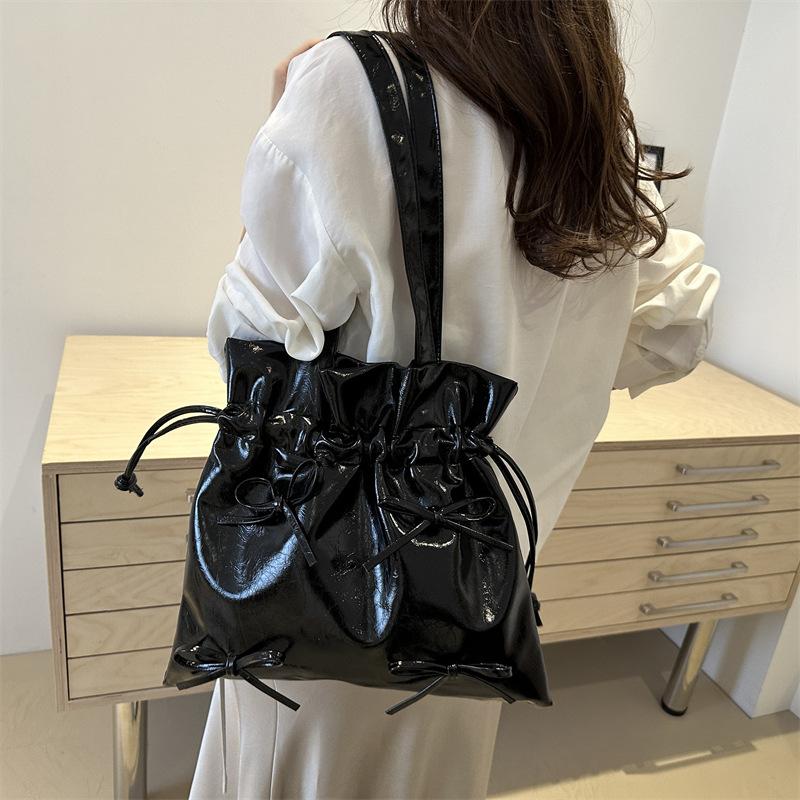 Trendy Casual Underarm Bucket Bag for Women Ins Summer Korean Version Ins Simple Shoulder Bag Niche Casual Pleated Bag
