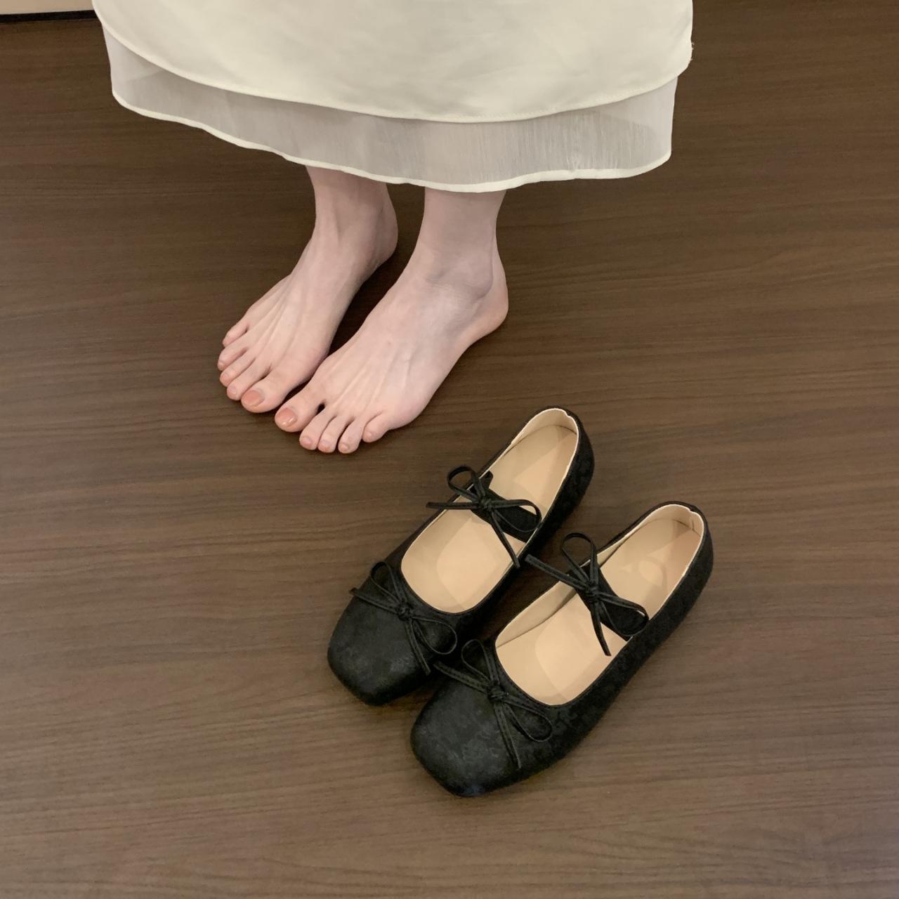

Square head bow ballet shoes women s summer 2025 new French sweet with skirt inner height increase Mary Jane shoes 40 чёрный