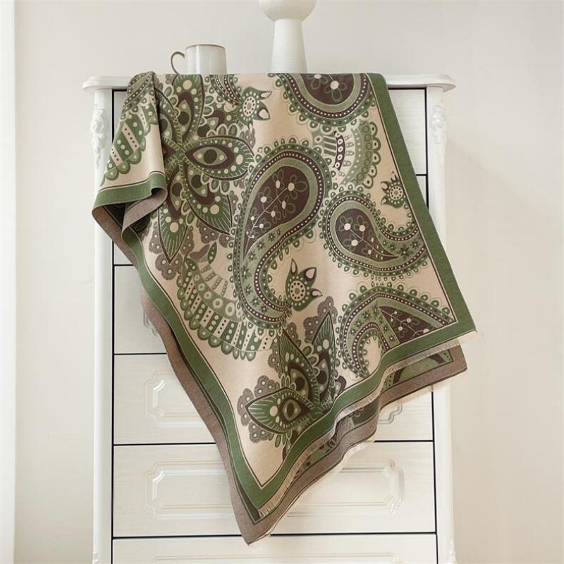 

Scarf women s winter retro exotic cashew flower autumn and winter imitation cashmere wool high-end temperament shawl 190x65cm зелёный