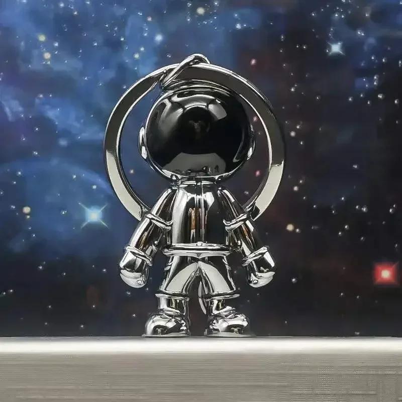 New Fashion 3D Astronaut Keychain Space Robot Spaceman Keychain Keyring Alloy Gift for Man Friend Creative Car Keychain Pendant