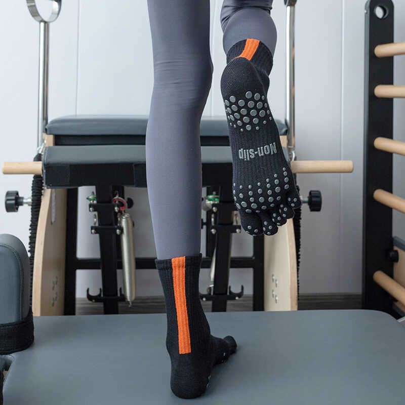 

Новое поступление Носки для йоги Женские носки для пилатеса Гольфы Хлопковые носки, впитывающие пот Нескользящие носки В наличии Носки с пятью пальцами Нескользящие носки Heattech Y128-Orange Stripes