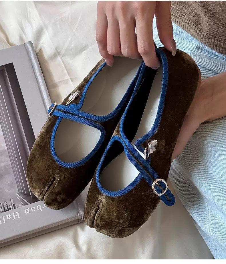 Sheepskin niche suede soft sole pig's feet split-toed women's shoes French shallow mouth one-word buckle Mary Jane shoes women's flat shoes
