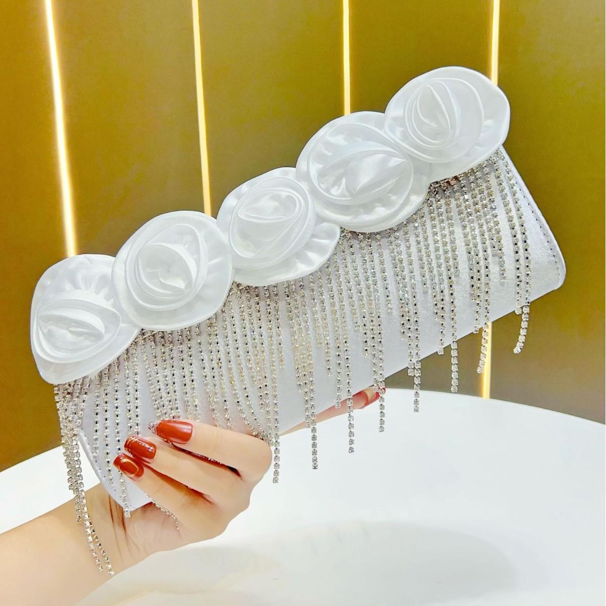 New dinner bag, Xiaoxiangfeng clutch bag, banquet women s bag, high-end light luxury chain messenger handbag.