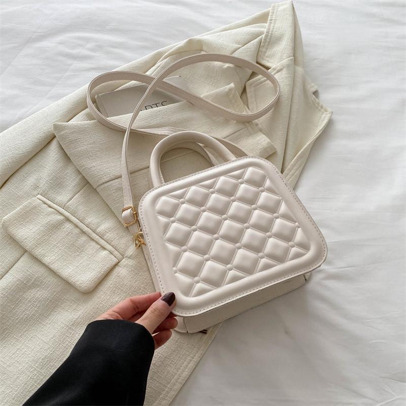 

Chic Khaki Pu Small Square Shoulder Bag Perfect For Casual Street Style Outfits