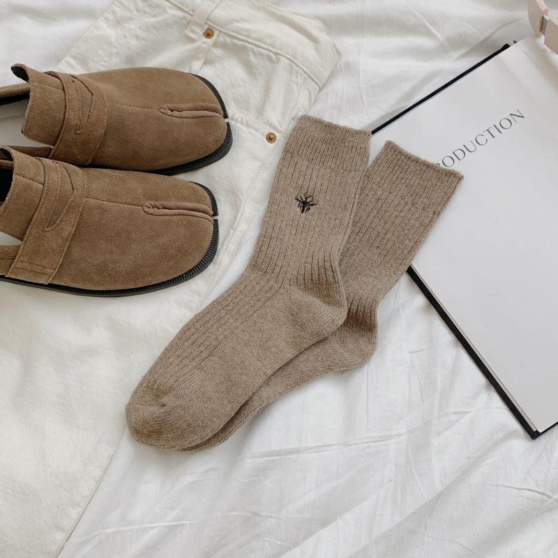 Japanese And Korean Bee Embroidered Wool Rabbit Wool Socks Women'S Thick Pile Socks Warm And Sweet Mid-Leg Socks