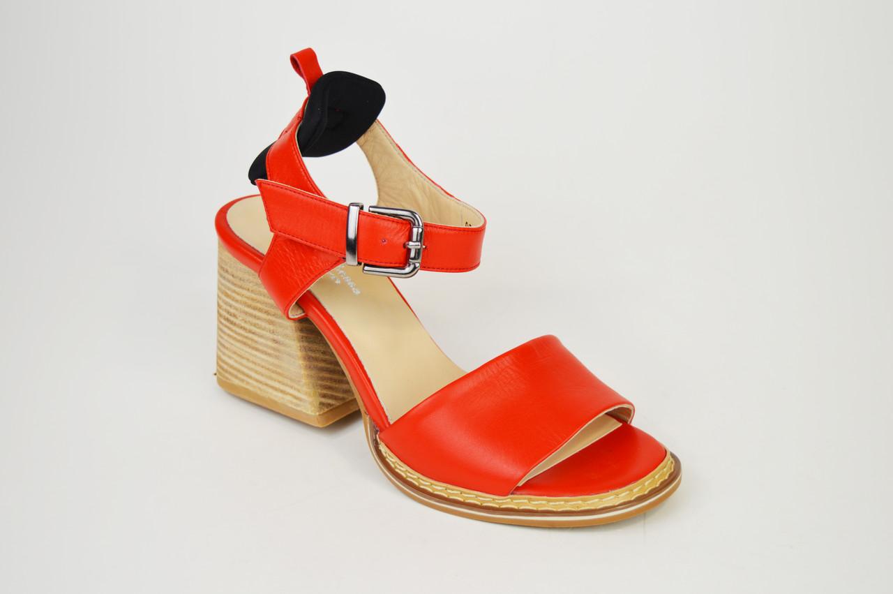 

Босоніжки Molly Bessa 3504012 36 37 червоний