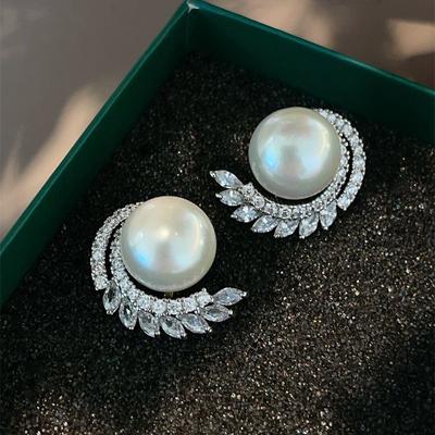 Simulated Pearl Shiny Zirconia Stud Earrings for Women Graceful Accessories for Engagement Elegant Jewelry for Wedding